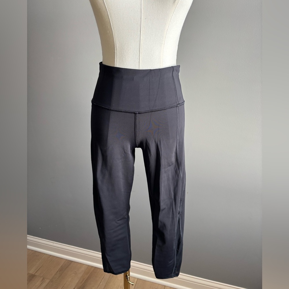Athleta Stash Pocket Lightning Capri